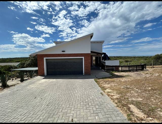 3 BEDROOM FREEHOLD FOR SALE IN PARADISE BEACH